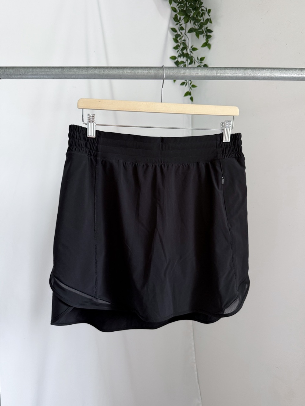 Lululemon hotty hot skirt-Size 12